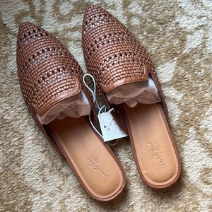 Woven mule slide
